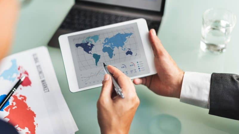 Normativa CCI: Guida alle Regole e Obblighi per le Imprese nel Commercio Internazionale